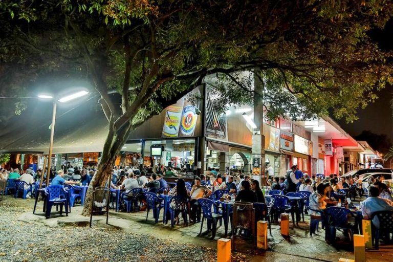 Bares e restaurantes só poderão funcionar até as 23:00 horas, define GDF