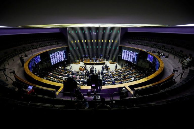Decisão do STF que barrou reeleições no Congresso acelera movimentação para candidaturas independentes