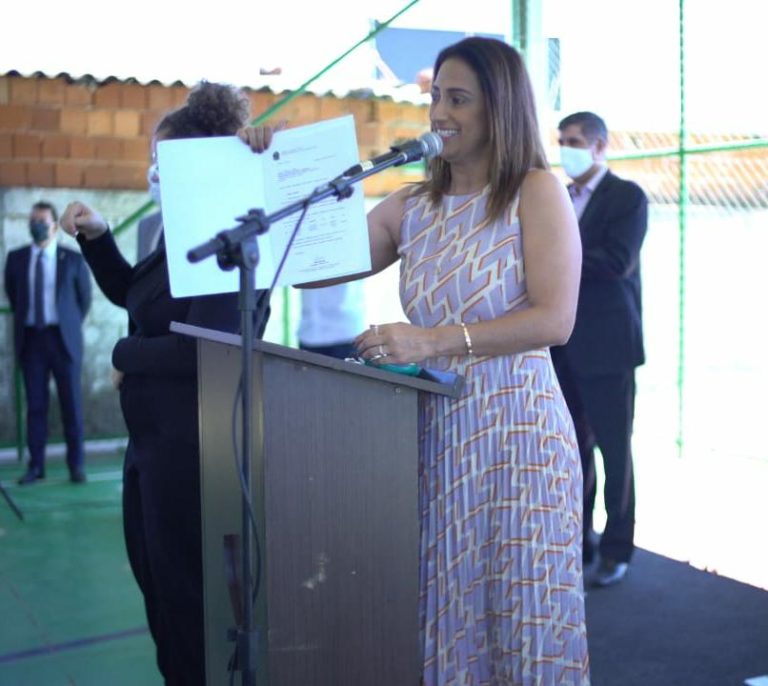 Flávia Arruda: Construção de feiras permanentes do Areal e Aniqueira
