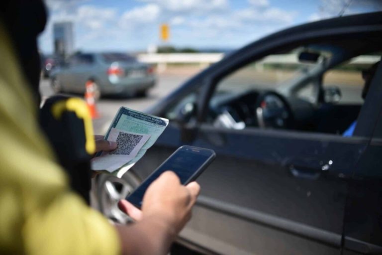 Detran-DF pretende modernizar fiscalização com ajuda de telefones celulares