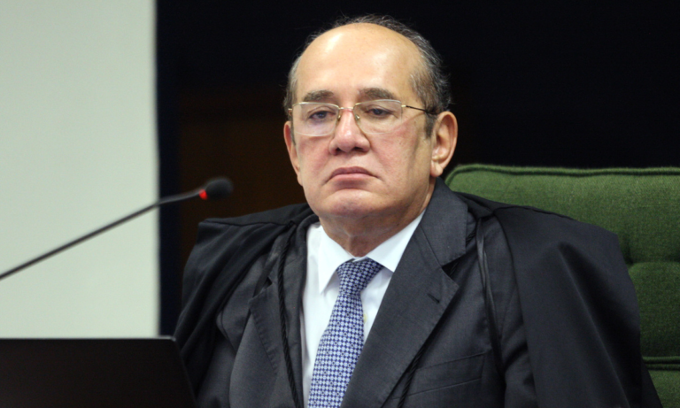 Relator vota contra liberação de cultos e missas na pandemia