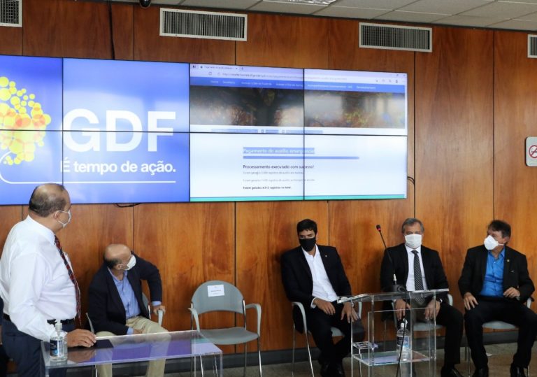 Taxistas e motoristas de vans escolares terão Auxílio financeiro