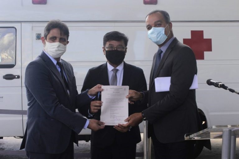 Câmara Legislativa doa ambulância para a Secretaria de Saúde