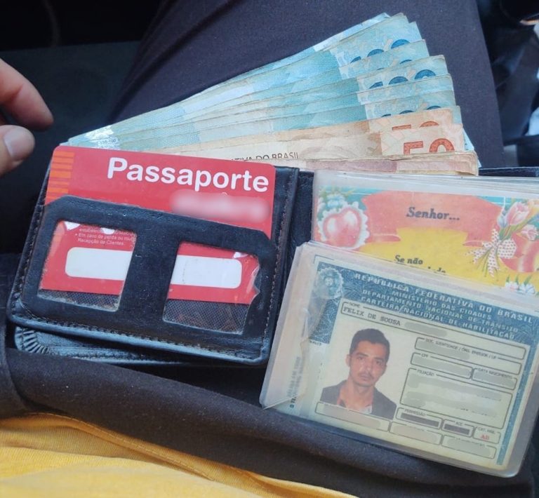 Policial encontra carteira com salário inteiro de porteiro e a devolve no litoral de SP: ‘Me salvou’