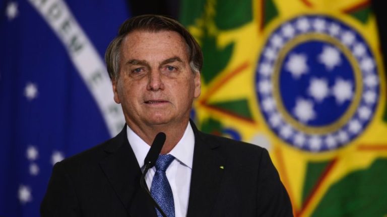 Bolsonaro diz que busca “acordo” com Petrobras sobre preço dos combustíveis