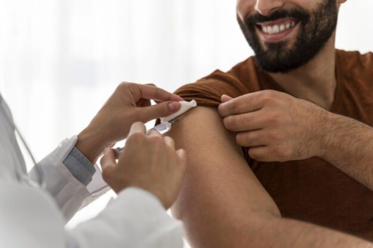 Ibaneis anuncia mutirão de vacinação para jovens apartir de 25 anos