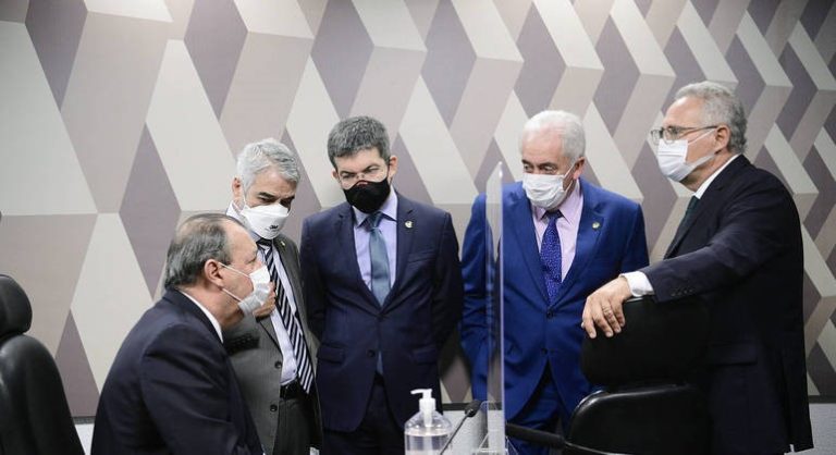 Sem ouvir 70 convocados, CPI fecha ciclo com Prevent Senior