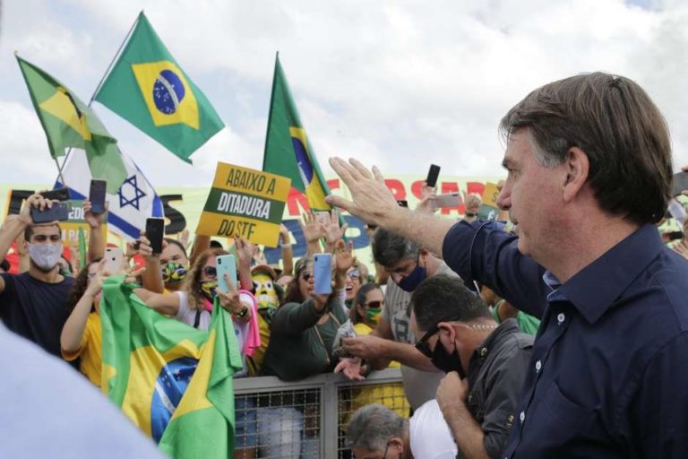Bolsonaro (34%) vira o jogo da eleição e deixa Lula (19%) atrás