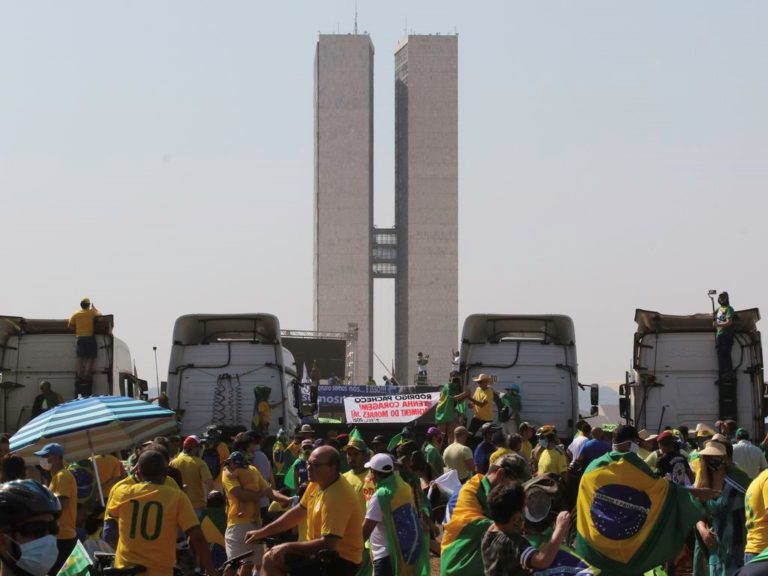 Esplanada terá protestos pró e contra o governo no domingo
