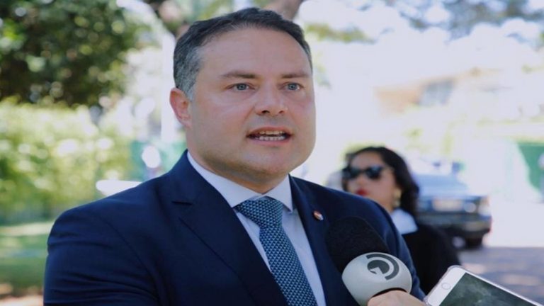 Renan Filho ameaça policiais que participarem do sete de setembro de demissão e depois nega