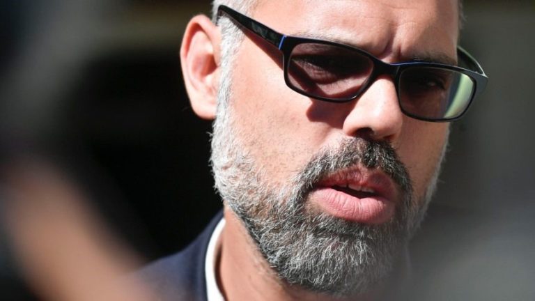 Allan dos Santos diz que só se entrega à Justiça quando a Interpol acatar pedido de prisão