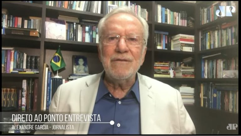 “Chego a pensar que é lobby de grandes laboratórios”, diz Alexandre Garcia sobre censura de “kit Covid”
