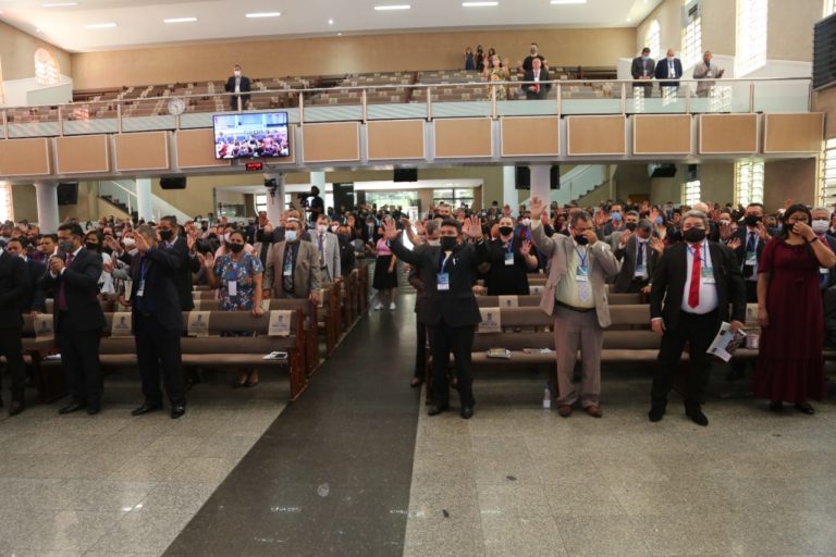 Campelo diz que “Velha Ordem” torrou meio milhão de reais com festas e viagens