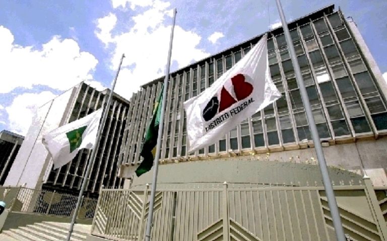 Protesto silencioso dos advogados revela lado de descrédito da OAB/DF