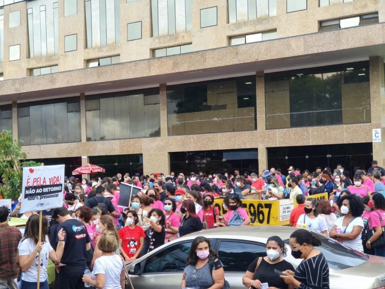 Paralização frustrada do Sinpro. Maioria dos professores não aderem e querem o retorno das aulas