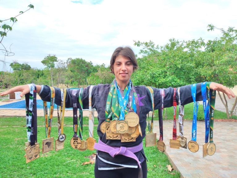 Campeã mundial de jiu-jitsu recebe apoio para competição