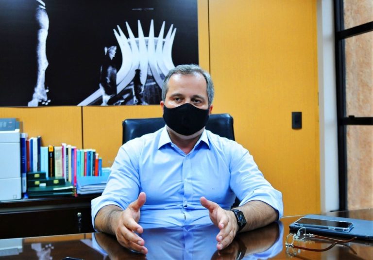 Ibaneis indica secretário de Economia André Clemente para conselheiro do TCDF