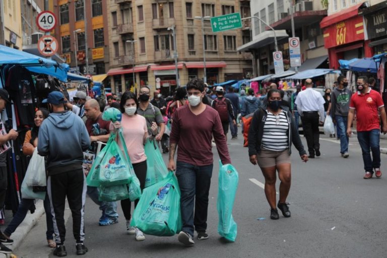 São Paulo confirma os dois primeiros casos da variante Ômicron no Brasil