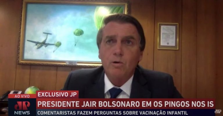 Após pedir explicação a Lewandowski, Bolsonaro diz que vacinação infantil não é obrigatória