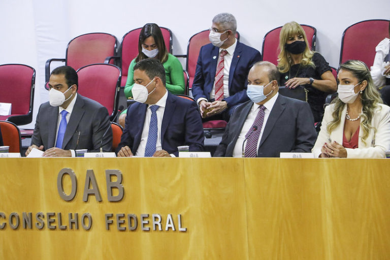 GDF libera R$ 32 milhões para contratar mais médicos e enfermeiros