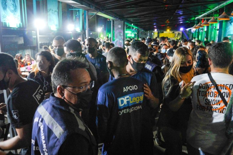 Mais festas de Carnaval são encerradas no DF