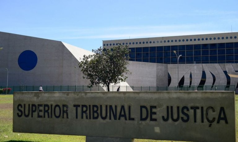 Pedido de vista suspende julgamento do STJ sobre cobertura de planos de saúde