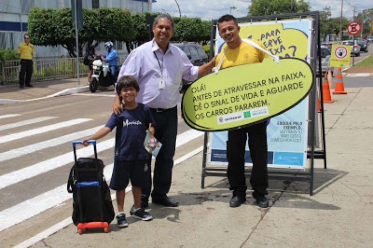 Detran-DF realiza ações de Volta às Aulas