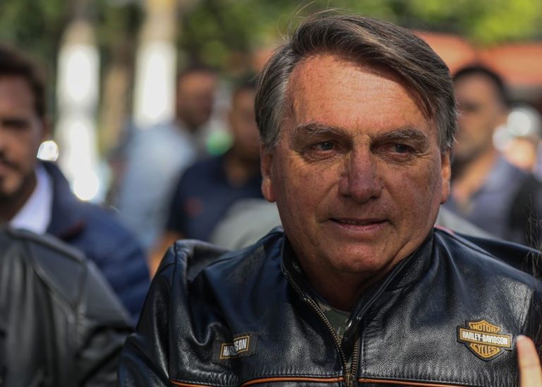 Bolsonaro pede reunião com WhatsApp para tratar de acordo com TSE