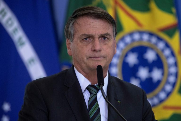 “Esse é o pessoal que diz que trabalha para o povo”, critica Bolsonaro sobre governadores do nordeste