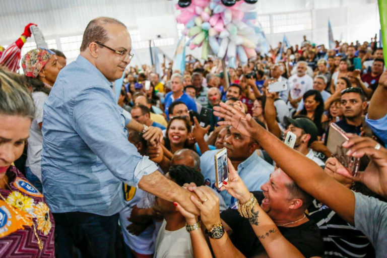 Nova pesquisa solidifica liderança de Ibaneis. Arruda fica para trás