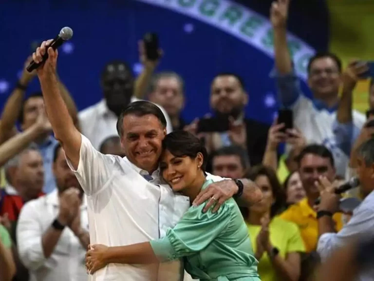 Não foi “Bola fora” de Bolsonaro. Foi “Gol de Placa”