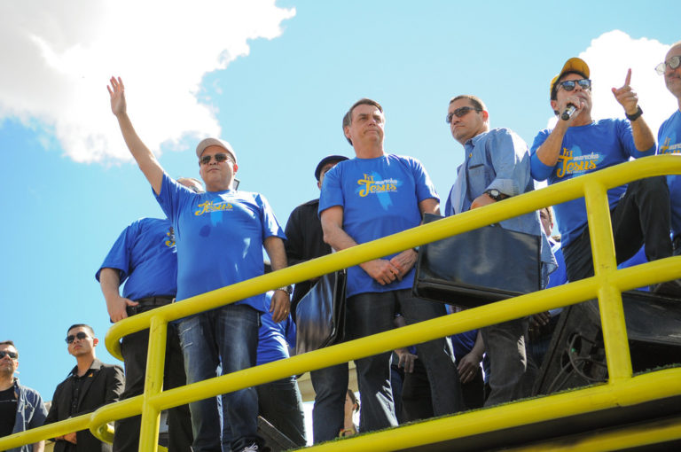 Mesmo a oposição tumultuando, Ibaneis colabora com o Brasil de Bolsonaro