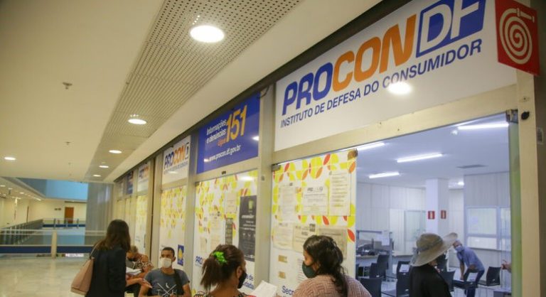 Procon-DF suspende serviço de telemarketing de 12 empresas