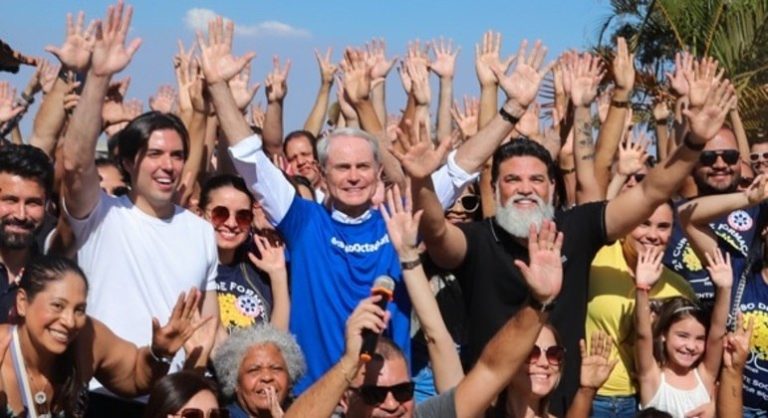 Até o momento, Paulo Octávio não registrou sua candidatura. Será que vai arregar?