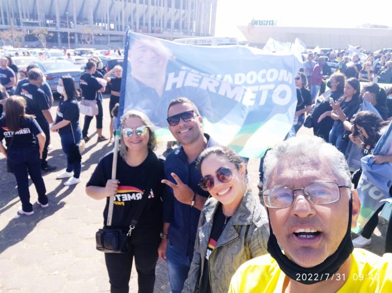 Grupo de apoiadores do Distrital João Hermeto (MDB) chama atenção na convenção do MDB