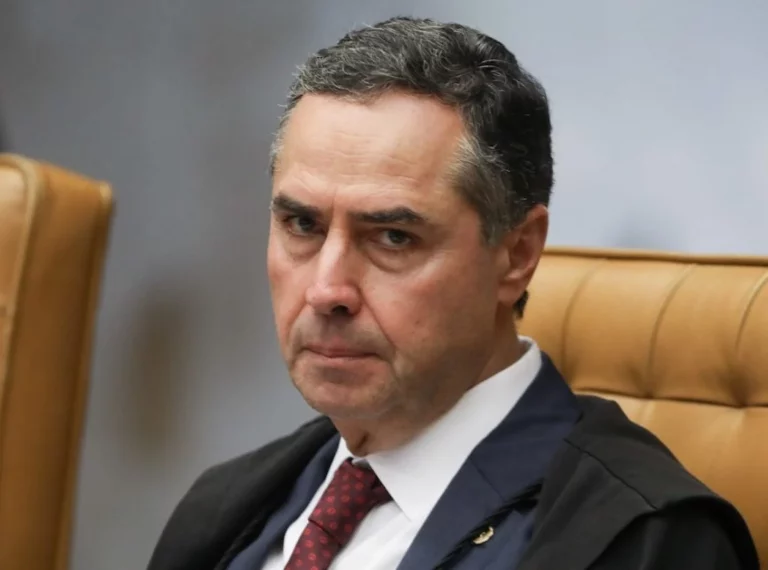 Piso salarial dos enfermeiros sob riscos