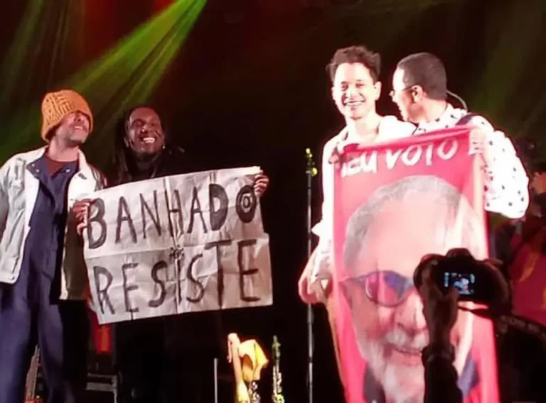 Maria Gadú transforma show cultural em “showmício” e tem cachê bloqueado