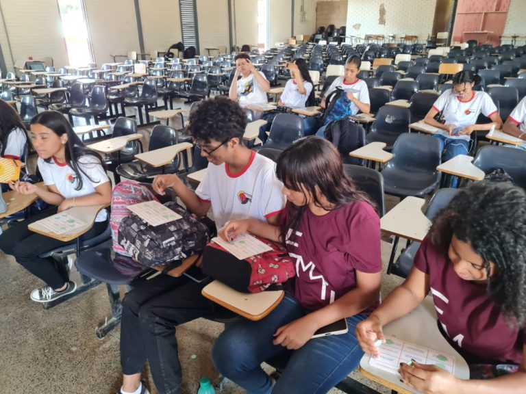 Alunos do CEM 1 de Planaltina concluem 1º módulo do curso Cidadania no Trânsito