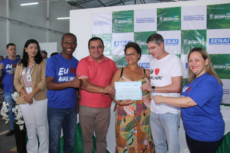 Prefeitura de Águas Lindas realiza formatura de 202 alunos em parceria com Senai