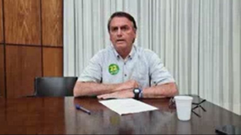 Bolsonaro indignado com a sujeira do PT, do ex-presidiário Lula: “São covardes”