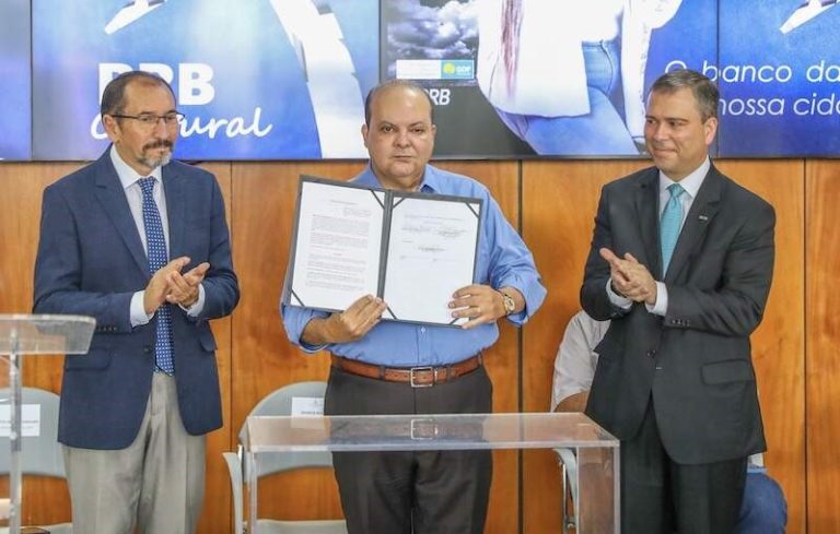 Ibaneis decide investir R$100 milhões no desenvolvimento cultural