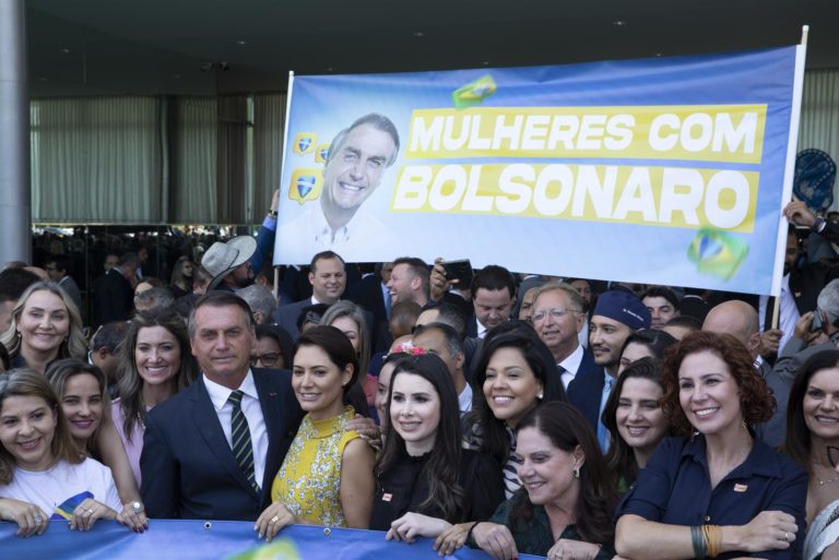 Deputadas eleitas farão campanha por voto feminino em Bolsonaro