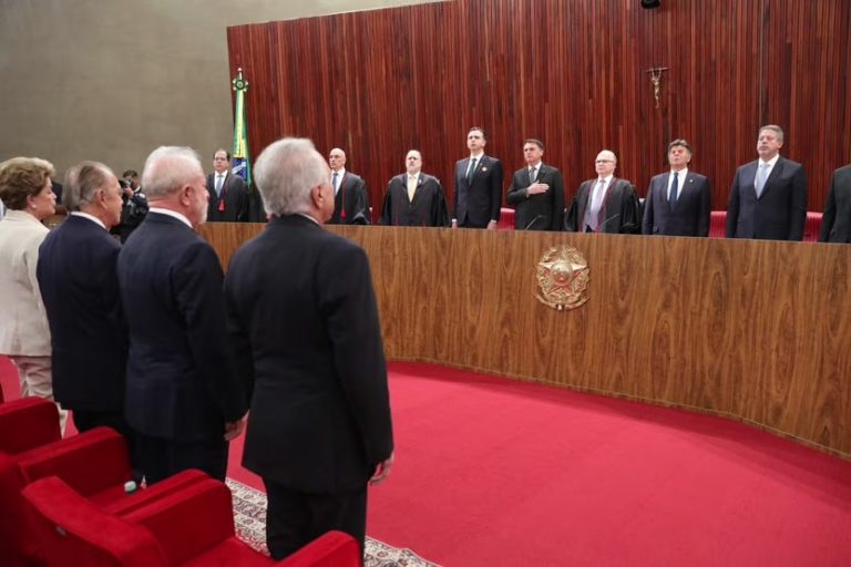 Petição protocolada há pouco no TSE traz relatório de auditoria de mídia com amostragem também de inserções em excesso para o candidato Lula