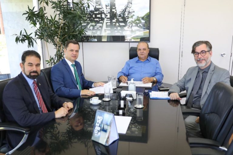 Governador formaliza proposta de reajuste de 18% para forças de segurança