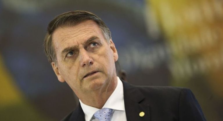 Vídeo: Bolsonaro deixa Alvorada e volta a despachar do Planalto após 20 dias