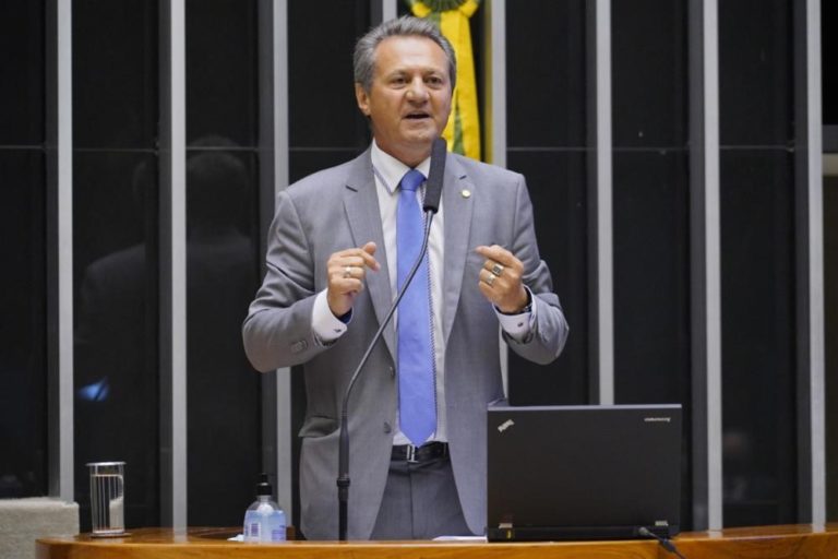 ‘PT passou 4 anos torcendo para que o país quebrasse para voltar ao poder’, diz deputado do PL