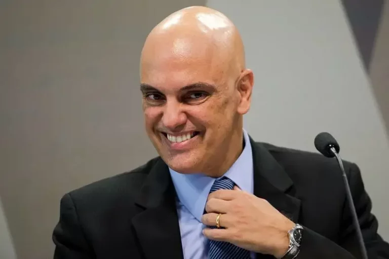 Moraes nega pedido do PL e condena coligação de Bolsonaro a pagar multa de R$ 22,9 milhões