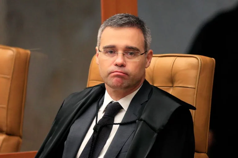 Ministro André Mendonça suspende reajuste de passagens entre DF e municípios do Entorno