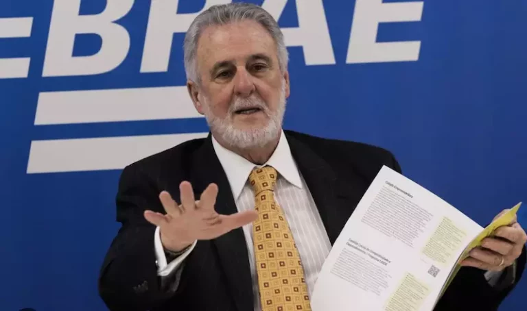 Governo petista planeja destituir Melles da presidência do Sebrae nacional