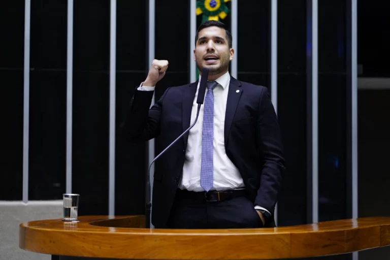 Deputado consegue assinaturas suficientes no Senado para CPMI